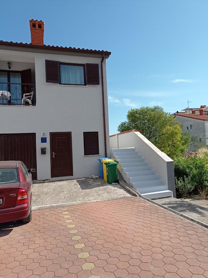 "Sunny" - Studio Apartment Póla Kültér fotó